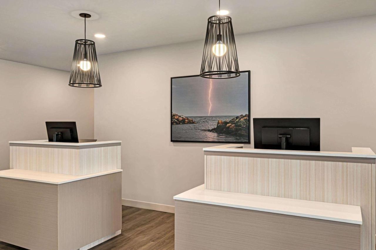 Microtel Inn & Suites By Wyndham Antigonish Экстерьер фото