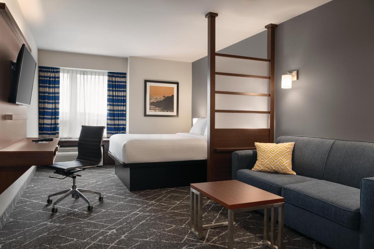 Microtel Inn & Suites By Wyndham Antigonish Экстерьер фото